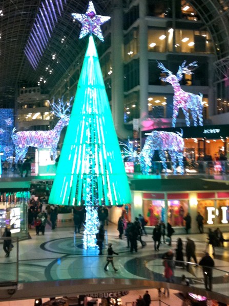 Christmas_EatonCentre
