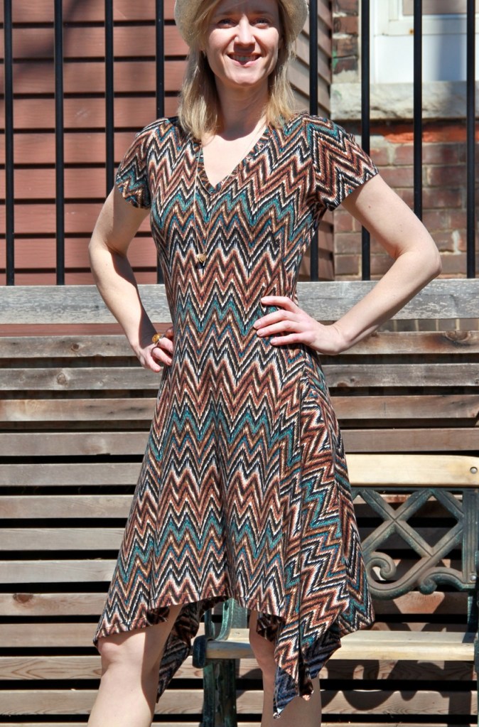 Burdadress_sideflaps1