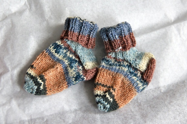Baby Socks! From the free pattern by Kate Atherly. Click to go to the pattern.