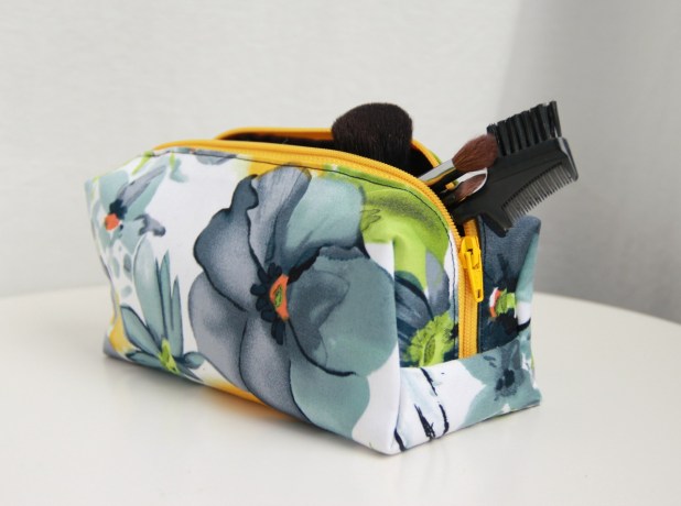 floral_cosmeticbag2